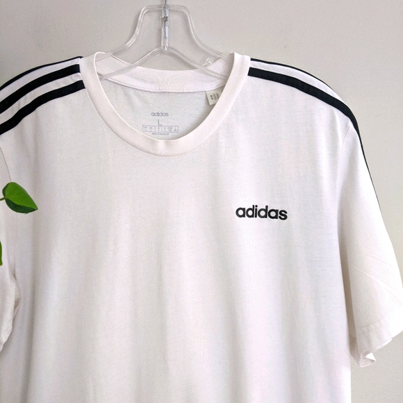 🌸3 For $25🌸Adidas Three Stripe T-shirt - Picture 4 of 8